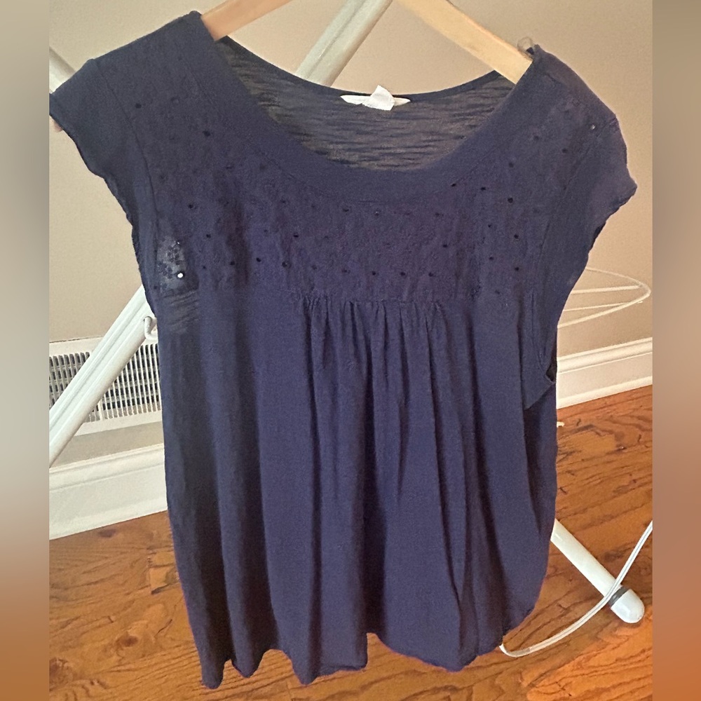 Navy cap sleeve tank top, size M